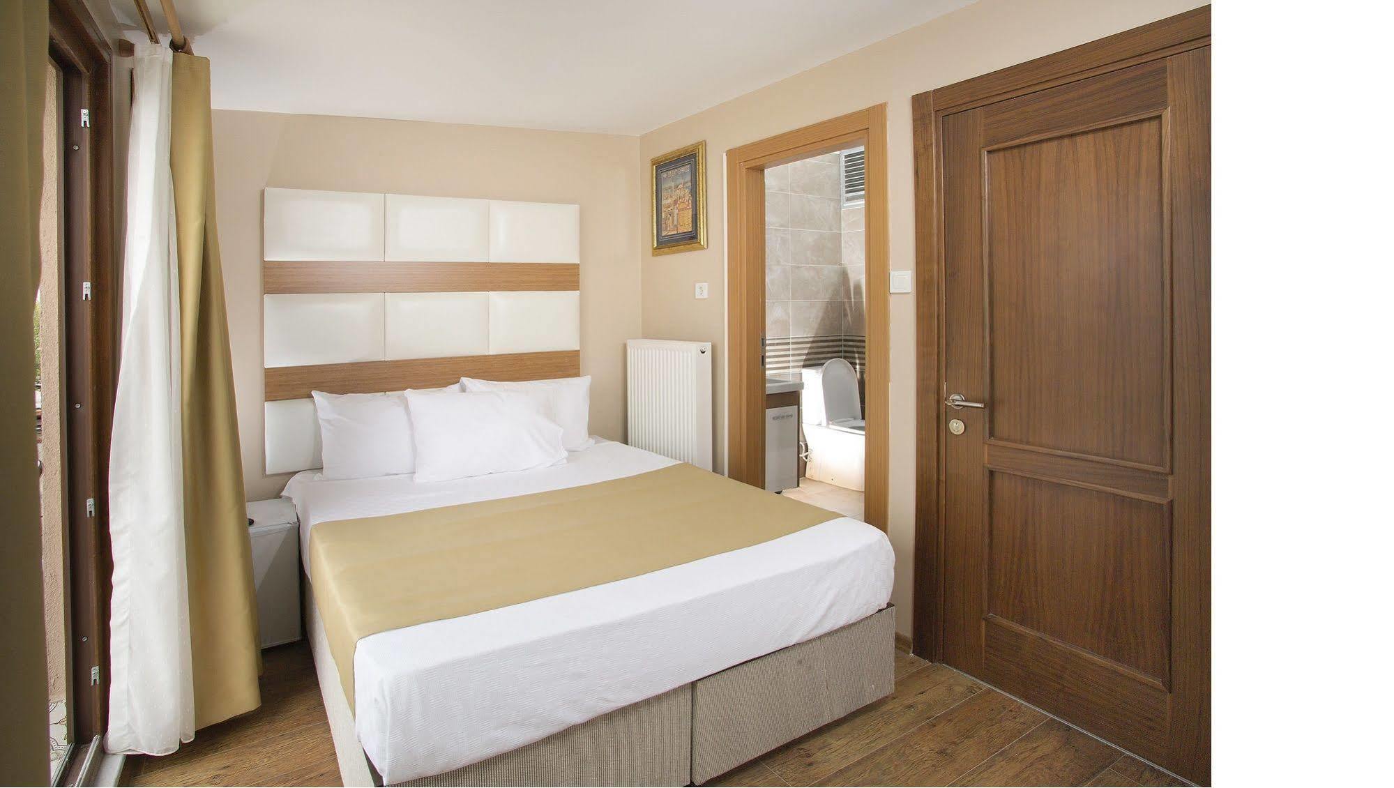 Otel La Pazza 3*